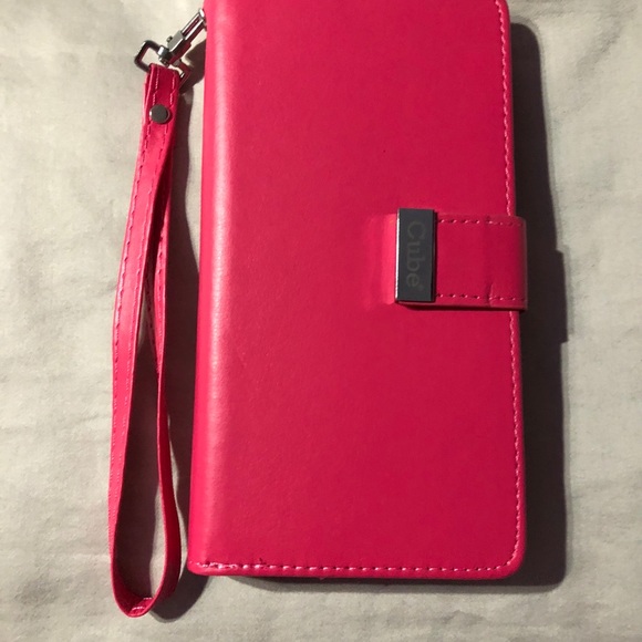 Cube Accessories - iPhone 7+ wallet phone case.